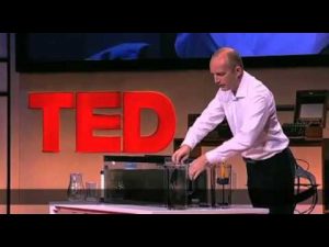 影片>TED演講：解決飲用水的設計-Michael Pritchard